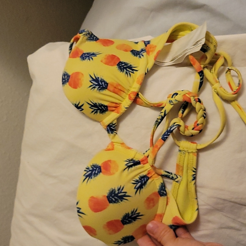 Pineapple bikini top 32A